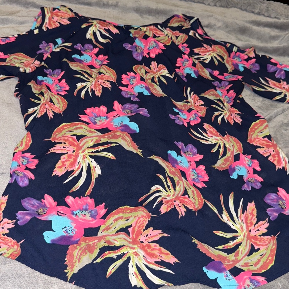 CUTEST shirt XL Navy Blue Floral - Picture 13 of 14